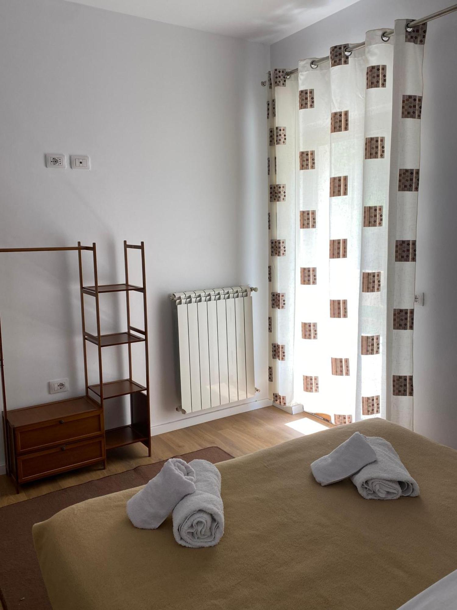 Bed and Breakfast Vellezrit Guri Theth Esterno foto